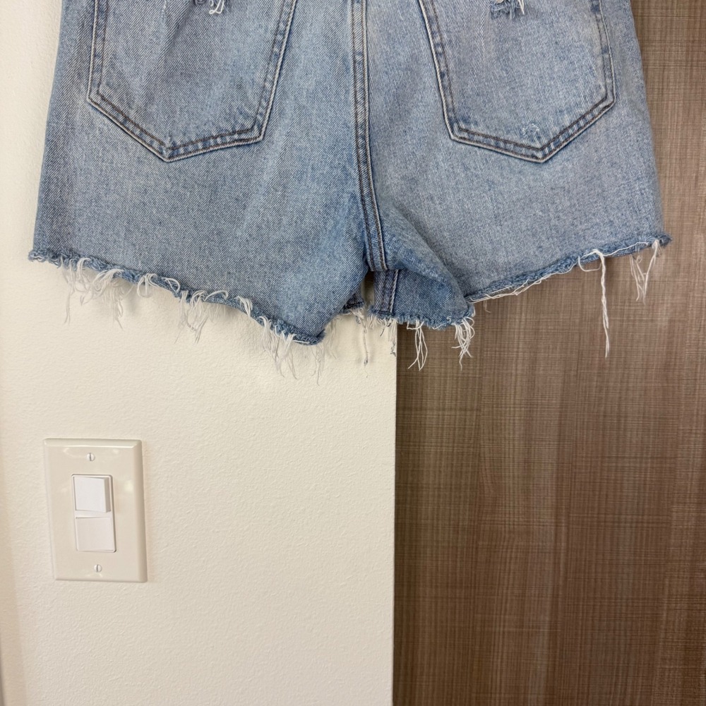 Abercrombie & Fitch High Rise 4" Denim Shorts Distressed Raw Hem Size 4 - Picture 7 of 9